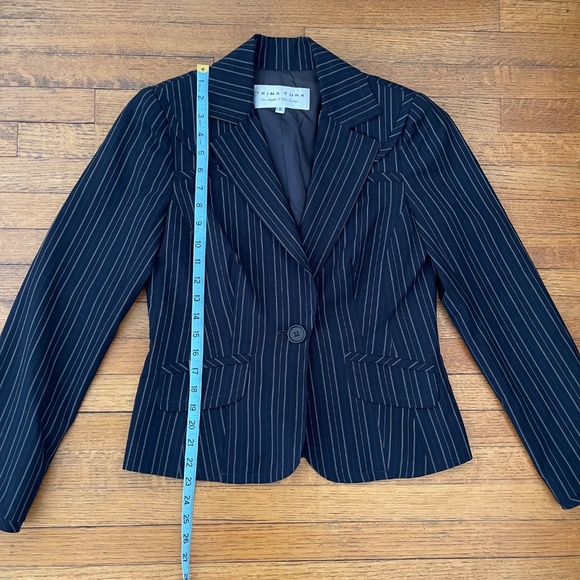 Trina Turk Pinstripe Blazer & Shorts Suit Set Made in USA Size 8 6 - Picture 5 of 16